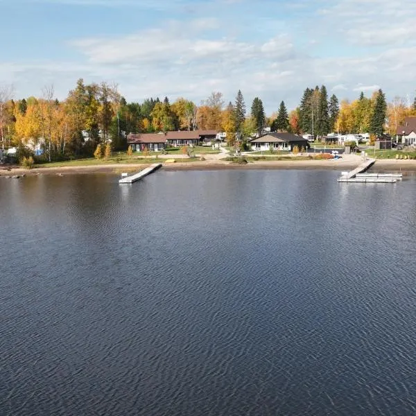Les Chalets Baie Cascouia, khách sạn ở Lac Kénogami