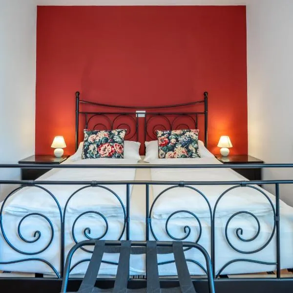 TEMPFER 2 Apartments & Rooms with new WELLNESS, hotel in Kranjska Gora