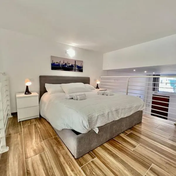 Pregevole loft con soppalco, hotel v Turíně
