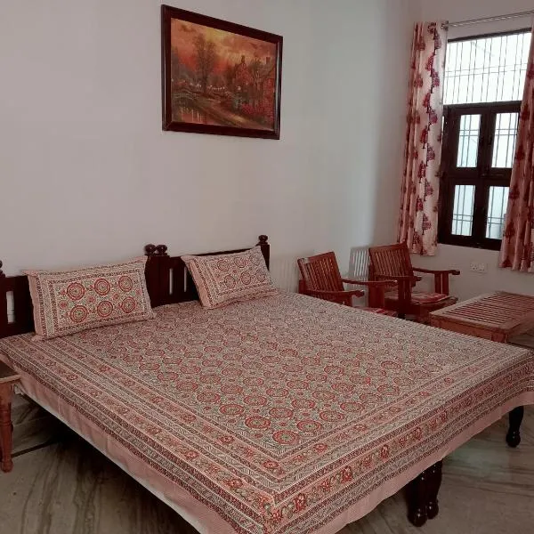 Jaipur Marigold Homestay, hotel em Pachār