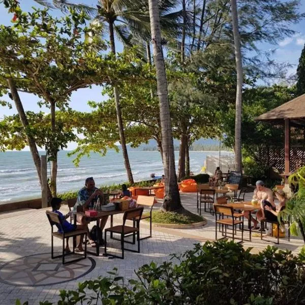 Chill Inn Lipa Noi Hostel and Beach Cafe, hotel v destinaci Ko Samui