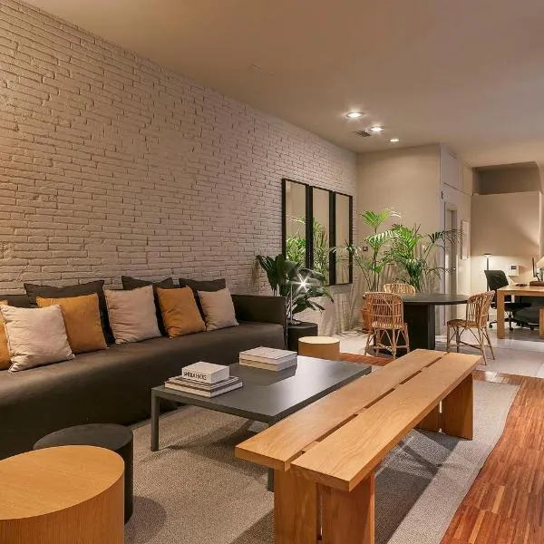 Uma Suites Pau Claris, hotel in Barcelona