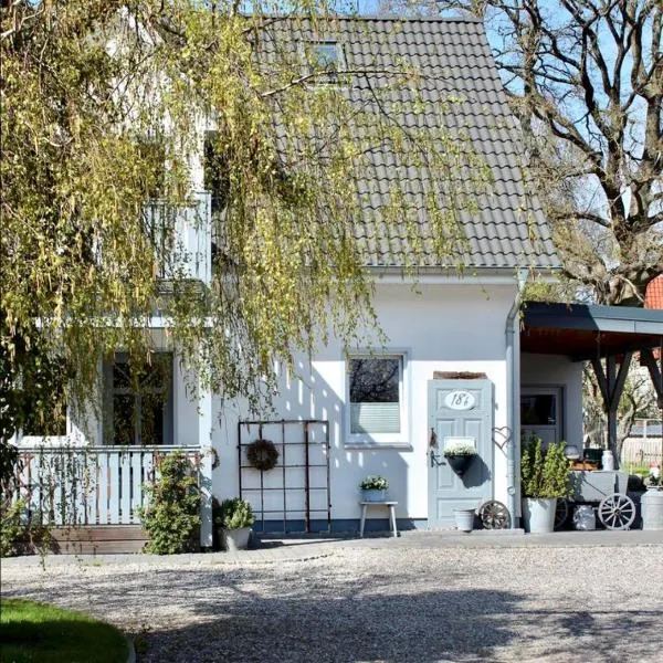 Haus Strandleben، فندق في هوهفاخت