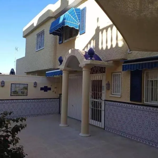 HOLIDAY CHALET BENIDORM, hotel v destinaci Benidorm