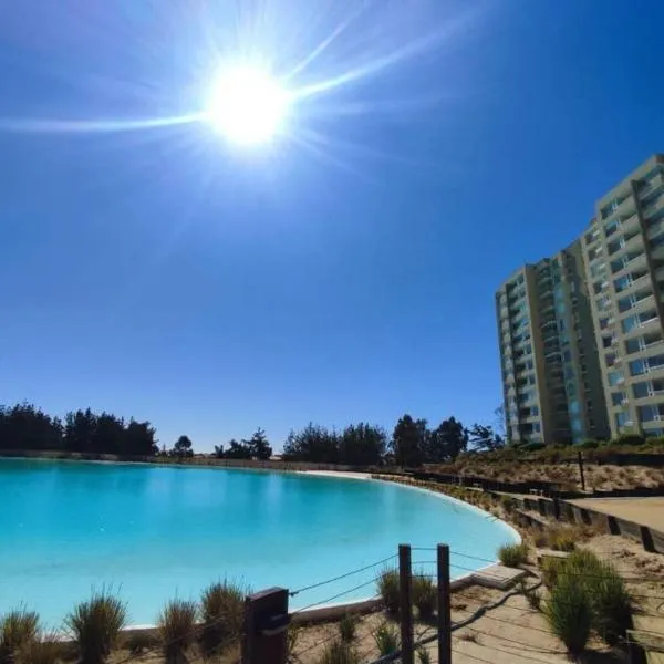 Maravilloso Depto 2D2B en Condominio LagunaMar con Vista Hermosa a la Laguna Estacionamiento y Piscina, готель у місті Лас-Крусес