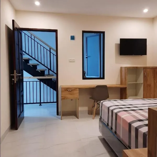 Lauwrens Guest House, hotel a Makassar