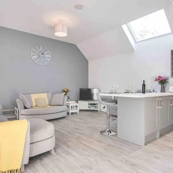Hoxne Cottages - Poppy Cottage with private hot tub, hotel din York