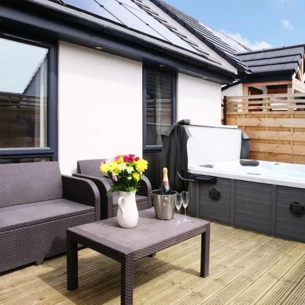 Hoxne Cottages - Daisy Cottage with private hot tub, hotel v destinaci York