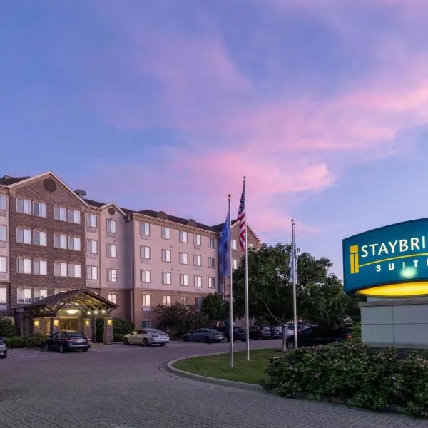 Staybridge Suites Milwaukee Airport South, an IHG Hotel, viešbutis mieste Franklin