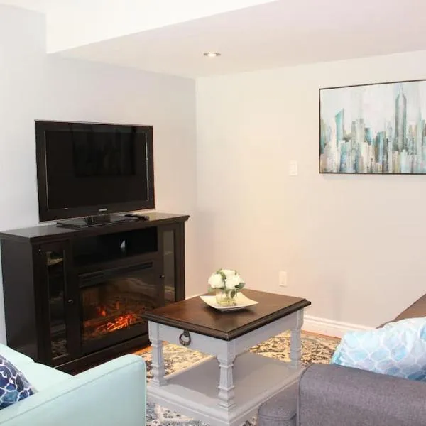 2-Bedroom basement suite with a separate entrance., hotel in Abbotsford