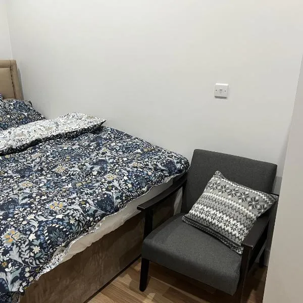 JJ Serviced Apartment - Close to Tube Station & Near Central London & Wembley, hotel in Northolt