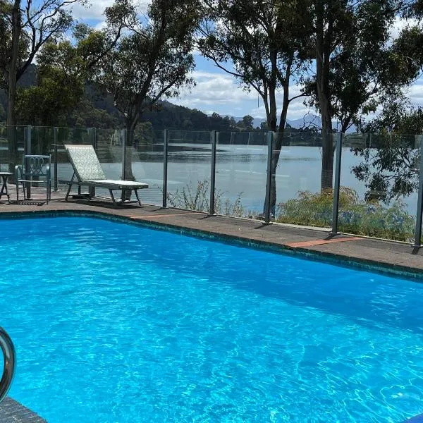 Anchorage Waterfront Retreat, hotel v destinaci Castle Forbes Bay