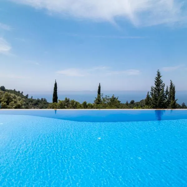 Sapphire Blue Villa, hotel v mestu Kalamitsi