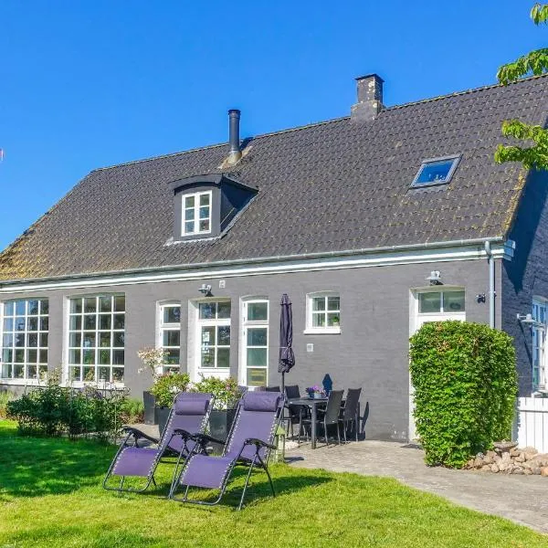 Awesome Apartment In Rønne With 1 Bedroom And Wifi, hotell sihtkohas Rønne