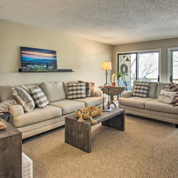 Wintergreen Resort Condo Walk to Ski Lift!, hotel en Mount Torry Furnace