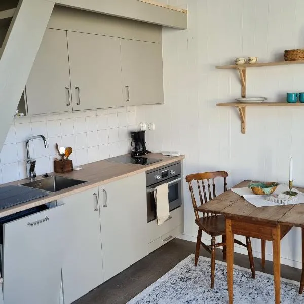 Minihuset nära havet, hotel v destinaci Varberg