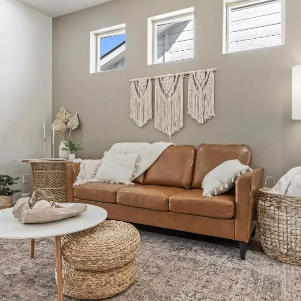 The Bella! West Nampa Private 3 Bedroom Home, hotel in Nampa