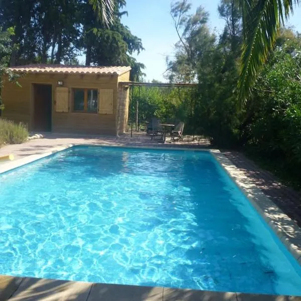 Duplex 130m2 dans un mas entouré de vergers - piscine, hotel v destinaci Saint-Féliu-dʼAvall