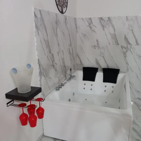 Jacuzzi Suite King, hotel v destinaci Marsala