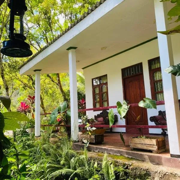 Green Leaf Holiday Bungalow, hotel di Guruluwana