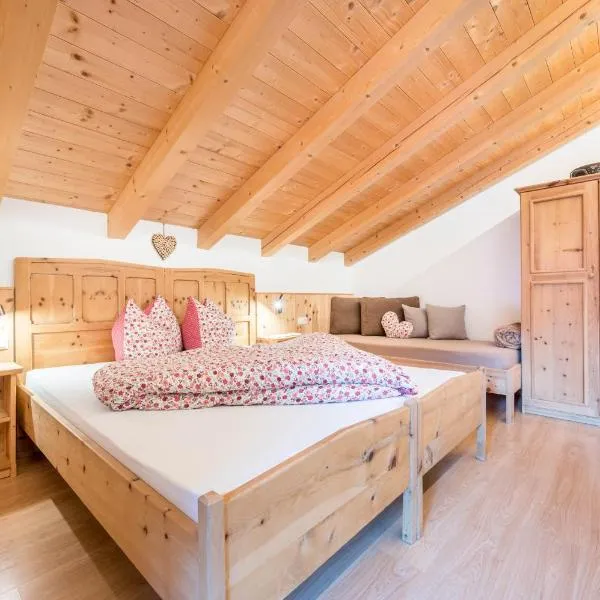 Raffreiderhof Apt Zirbe, hotel in Luson
