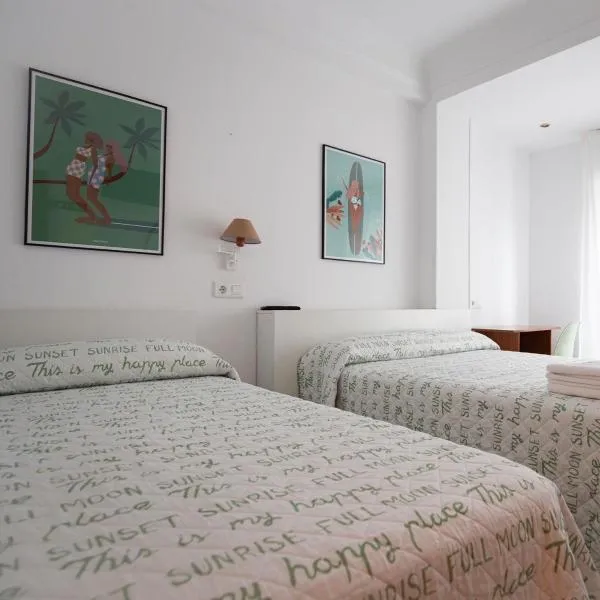 Pension Angelines, Sneuu Hostel Santander, hotel di Santander