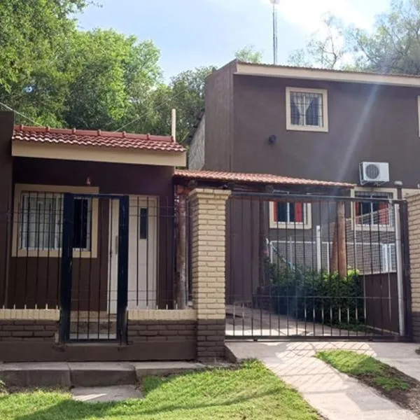 Cabañas Los Pinos, hotel in Potrero de los Funes