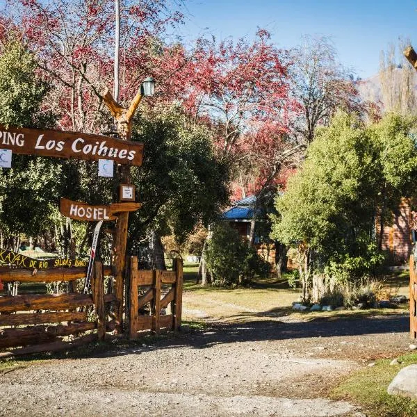 Los Coihues camping & hostel、サン・カルロス・デ・バリローチェのホテル