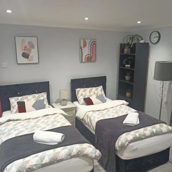 Newport rental property Furnished studio near train station Free Wifi Parking, hotel v destinaci Newport