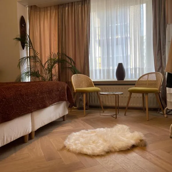 Logies One Room, hotel in Ostend