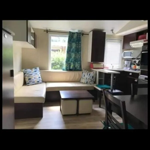Mobil home 4-6 personnes bord de mer Argeles sur mer camping équinoxe, hotel in Argelès-sur-Mer