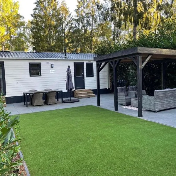 Chalet Toetje op de Veluwe, hotel a Hoenderloo