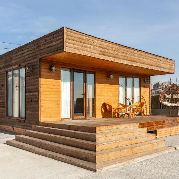 Eco house villa jeo، فندق في تبليسي