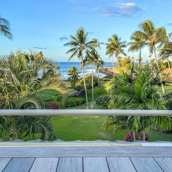 Honu He'e Nalu - The Surfing Turtle - Ocean & Beachfront! Stunning Views!, hotel v destinaci Koloa