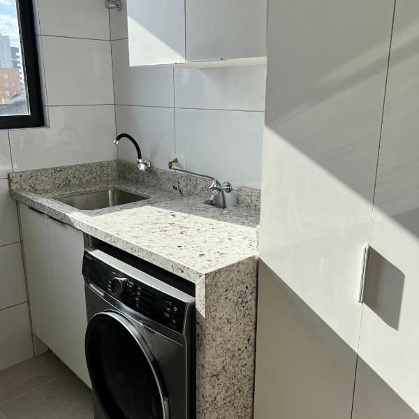 Lindo e moderno Apto SUNNY 203 com AC 1 quadra da praia - Foto 3