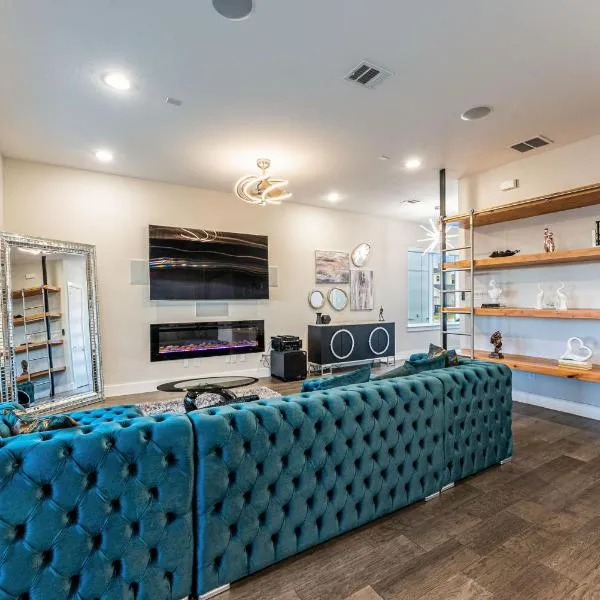 Luxury Home With Rooftop Views, hotel v destinaci Dallas
