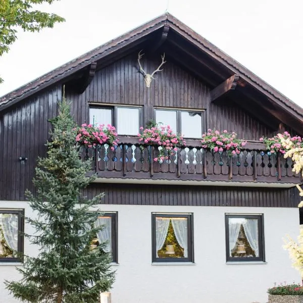 Landgasthof Heldenberg, viešbutis mieste Nenningen