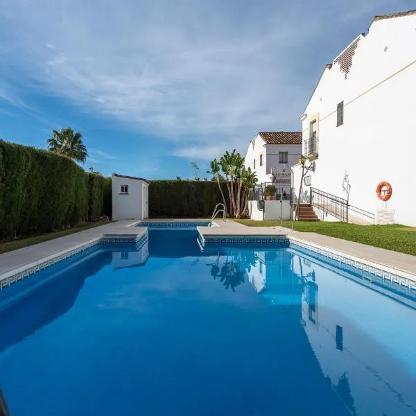 Chalet Cortijo Blanco I, hotel em Marbella