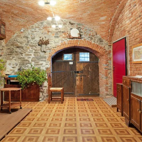 Domus Julia – hotel w mieście Garessio