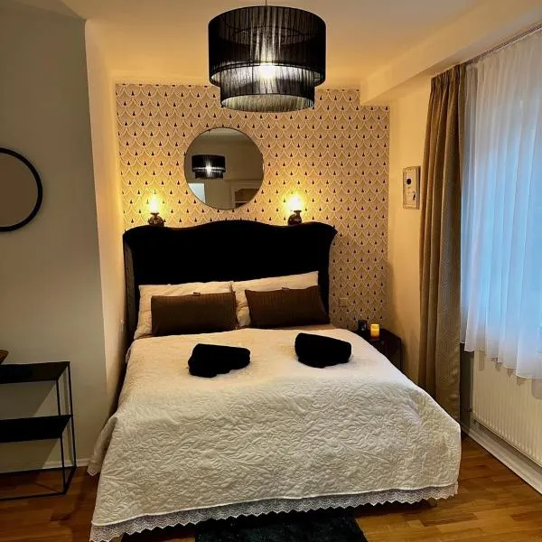 SternenHimmel - Romantik Zimmer !klimatisiert!, hotel v destinaci Gamlitz