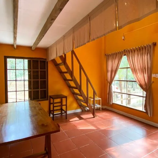 Nhà Ông Chú, hotel v destinaci Phước Bình