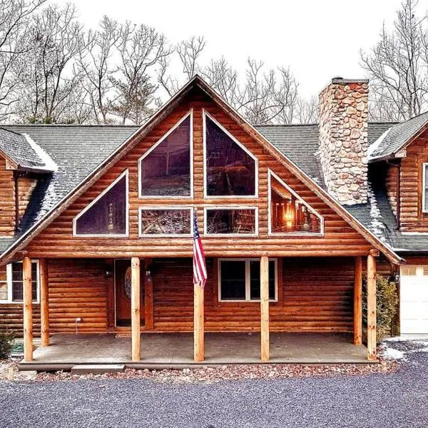 One of a Kind Rustic Log Cabin near Bryce Resort - Large Game Room - Fire Pit - Large Deck - BBQ, hotel in Basye
