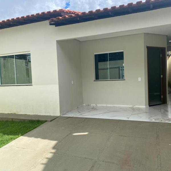 Bela Casa com 3 quartos mobiliada na Zona Leste