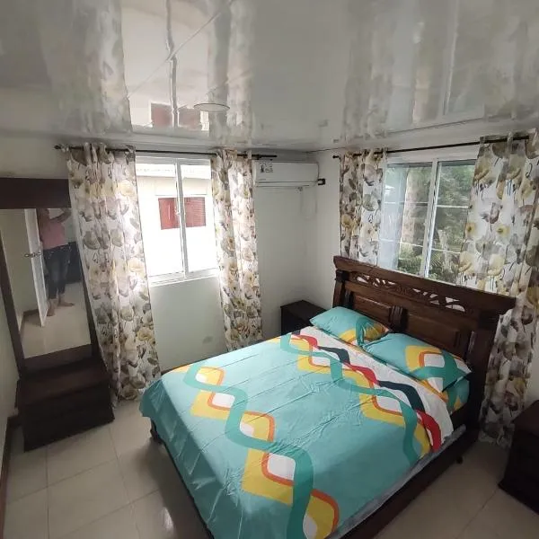 Apartamentos Familiares The Upper room 202, hotel en San Andrés