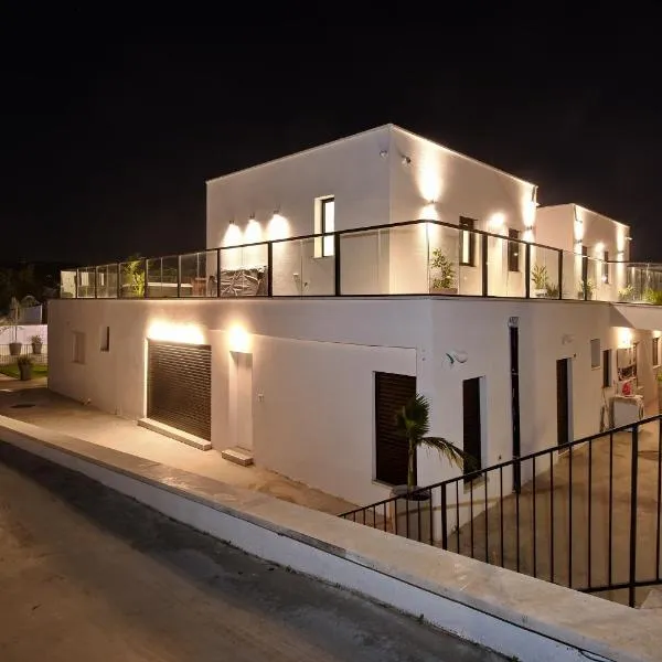 קולינה וארדה, hotel v destinaci ‘Amqa