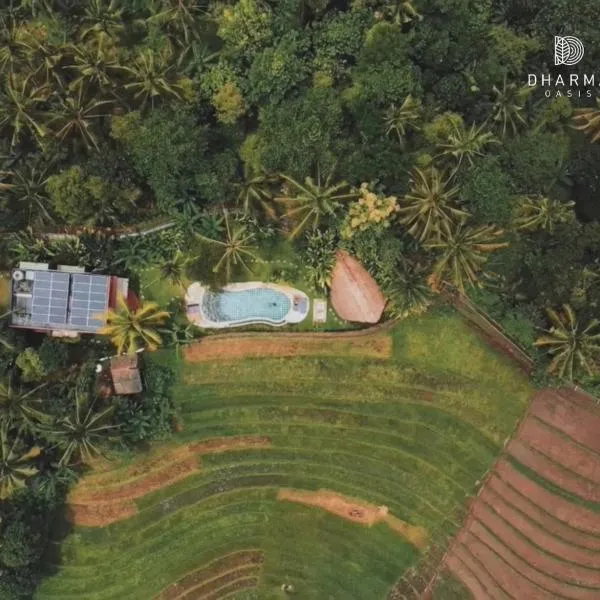 Dharma Oasis, hotel u gradu 'Selemadeg'