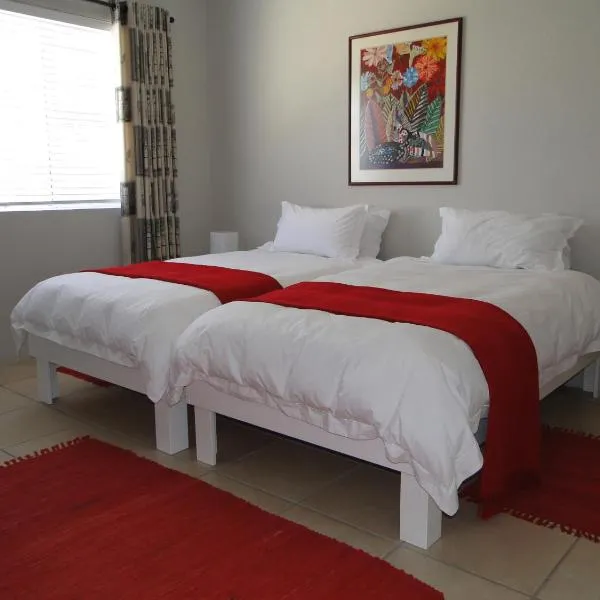 Our Nest Guest House, hotel in Kleinmond