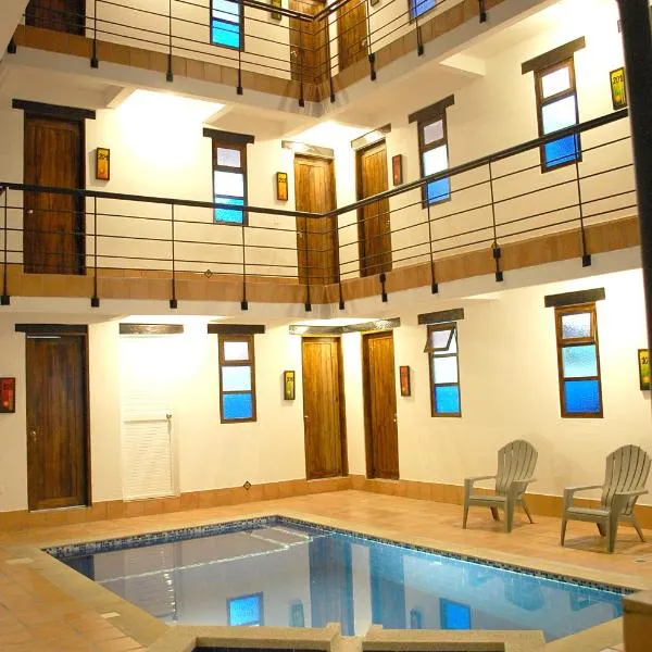 Chrisban Hotel Boutique, viešbutis mieste Buga