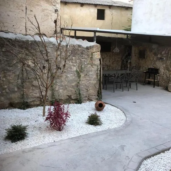Casa Rural La Labranza, hotel in Sacedón