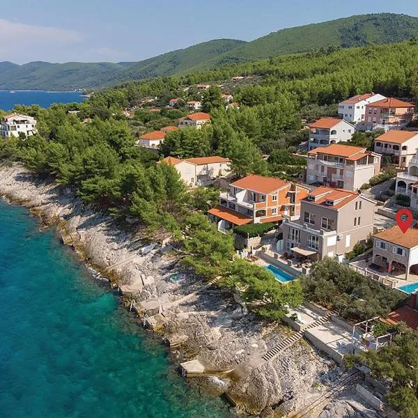 Vila Dream 1st row to the sea, hotel in Smokvica